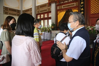 今年4月因太魯閣號事故殉職的司機員袁淳修今日入祀北區忠烈祠,由副市長令狐榮達擔任主祭