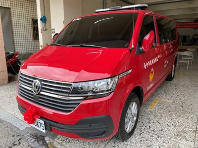 熱心公益回饋鄉里 廖尚文、林秀蓁賢伉儷捐贈消防警備車