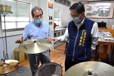經發局長訪廠三大(銳欣國際、華星樂器)