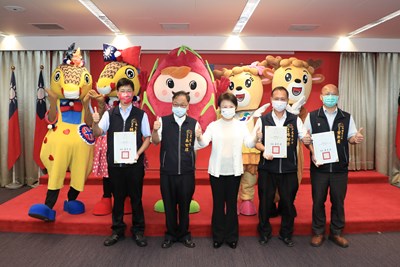國慶防疫社交距離宣導人氣吉祥物票選 盧市長市政會議頒獎