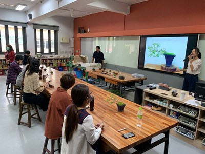 盆栽雕塑省思教育根本 中市府辦「陶閱共舞在藝起」跨域研習