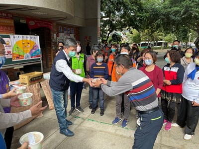 愛心食物銀行沙鹿店發放日 推廣感恩惜食觀念