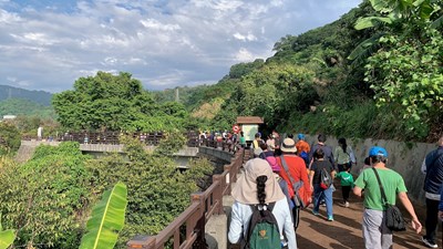 推廣在地農特產品 中市龍騰太平千人健行登場