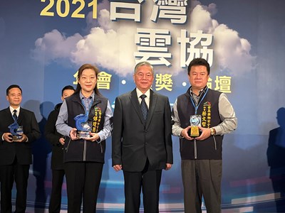 中市食安智慧治理展佳績! 榮獲「2021雲端物聯網創新獎」傑出應用獎肯定