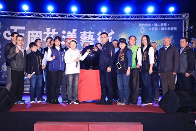 石岡花漾藝術燈節浪漫登場 盧市長:照亮大台中!