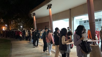 第三劑人潮湧進接種站 中市單日接種逾7400人