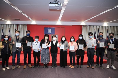 落實陽光採購施政理念 盧市長表揚10位優良採購人員