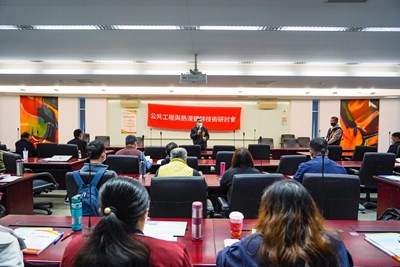 台中市政府建設局昨(22)日舉辦「公共工程與熱浸鍍鋅防蝕技術研討會」