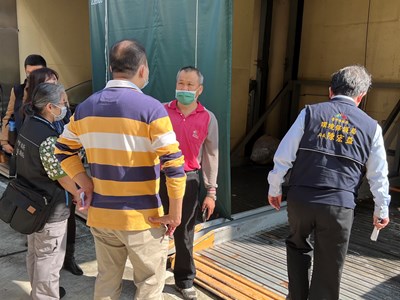 落實防疫過好年! 中市環保局長視察居檢替代所廢棄物收運情形