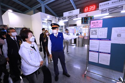 盧市長視察車站防疫措施