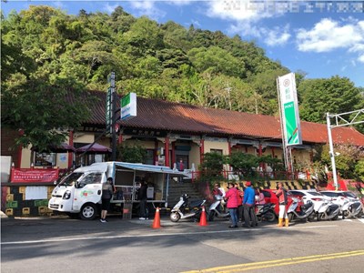 梨山地區民眾踴躍排氣定檢情形