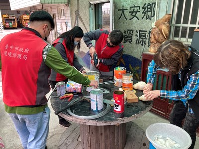 奶粉罐變身可愛小提燈!中市清潔隊展巧思慶元宵