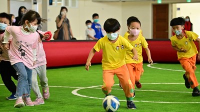 中市力推迷你足球  引進指導員與國際教材巡迴教學