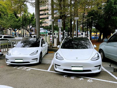 避免車輛長時間停放充電車格 中市3月1日起試辦累進收費管理