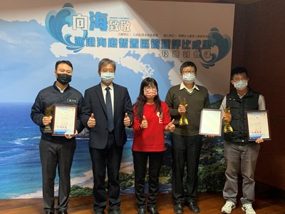 110年度漁港海廢暫置區管理評比 梧棲、松柏漁港獲優等獎