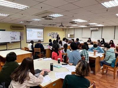 中市閱讀教育輔導團 帶領老師跨域走讀趣