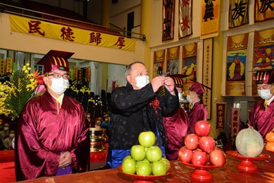 陳副市長擔任祭祖大典三獻禮主祭