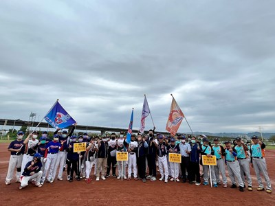 台中首辦「三官大帝盃」不老棒球邀請賽 運動局:感謝推展樂齡「酷運動」