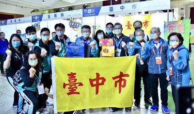 運動局長李昱叡代表盧秀燕市長慰勞各縣市團本部
