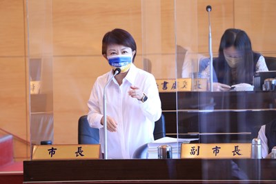 盧市長於議會回應質詢