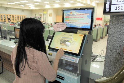 處理稅務好方便! 「UTax自動櫃員機」2.0再增地點及項目