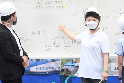 世界級地標台中綠美圖今上梁 盧市長:承載市民文化夢!