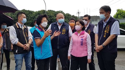 台中瞬間強降雨多處積水 副市長陳子敬神岡勘災立即改善