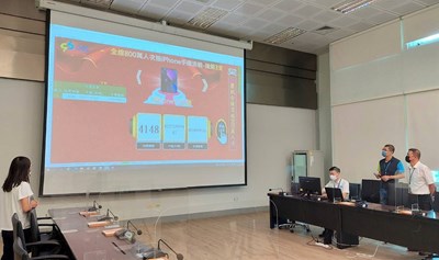 慶祝運量破800萬人次,中捷公司今日抽出3位iPhone 13得主。