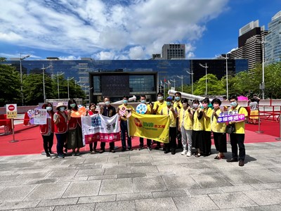 會展中心百年建設 中市地所志工簽梁見證