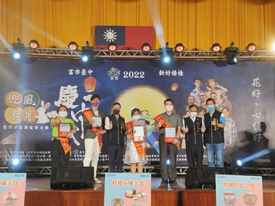 梧棲區民歌唱大賽得獎者頒獎