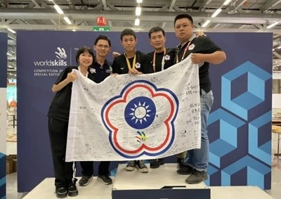 賀!2022國際技能競賽「外觀模型創作職類」 大甲高工畢業生雷豐嶽奪冠