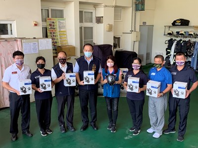 民力善心助消防 中市消防局獲贈空氣呼吸器面罩
