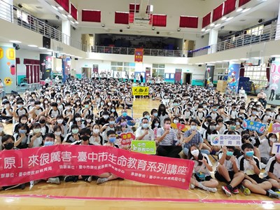 中市「原」來很厲害 職棒球星陳義信校園開講