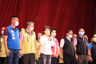 明華園日字戲劇團《八仙傳奇》大里登場 盧市長出席支持傳藝
