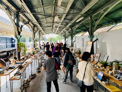 展示市府17個局會文創推動成果,人潮踴躍