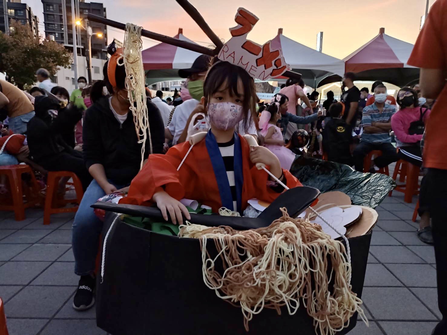 大雅學府商圈萬聖節魔術變妝主題美食市集  體驗萬聖節氣氛