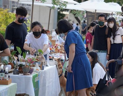 邊緣工事、綠光小市兩大市集吸引滿滿人潮