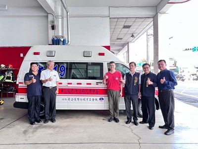 提升救護能量! 鈦金工業董事長黃國祥捐贈高頂式救護車