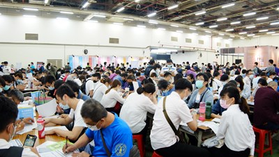 中市府徵才活動求職民眾踴躍參加