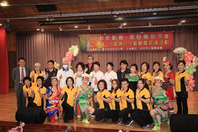 社區婦幼才藝觀摩表演 盧市長感謝土風舞協會推動全民運動 活動合影1
