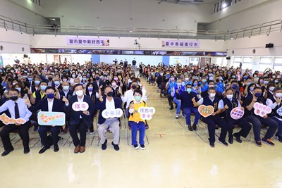 攜手愛無限助中市1萬家戶 盧市長盼拋磚引玉關懷更多弱勢