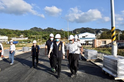 經發局長張峯源日前親自視察園區現場趕工進度