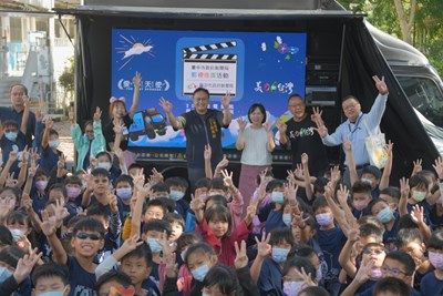 「美力台灣」3D行動車前進台中校園