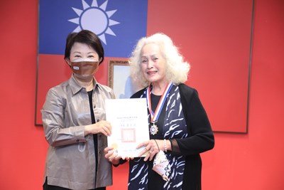 金馬獎最佳女配角林詹珍妹女士 獲頒中市傑出人士榮譽獎章