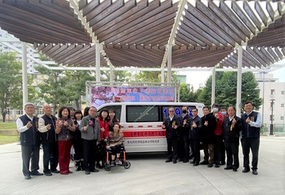 感念中市消防隊救命之恩 德興實業社捐贈救護車及救護器材