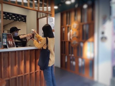 自備環保餐具及購物袋