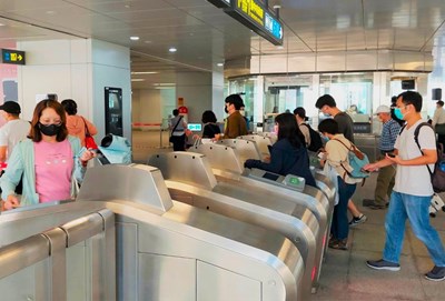 台中捷運行動支付預計今年底啟用,旅客乘車將更便捷。