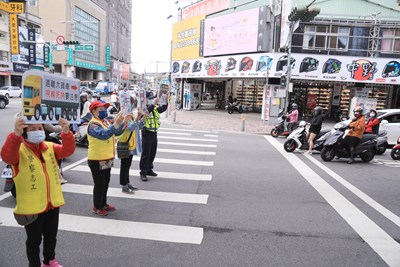 捍衛行人安全 中市警路口交通大執法