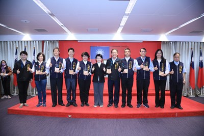 中市社區營造金區獎出爐! 盧市長頒獎肯定推廣在地文化