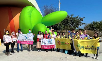 感受台中美好 中興地所偕志工體驗「幸福台中」元宵燈會